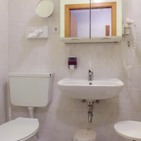 Stunning In With 1 Bedrooms And Wifi شقة Thalfang